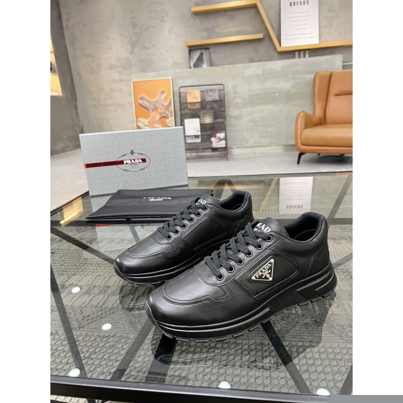 Pra*a casual shoes